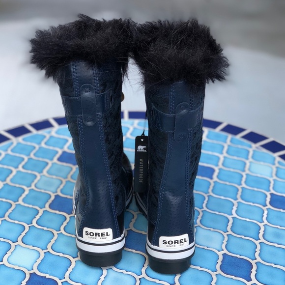 Sorel Tofino Boot - Picture 4 of 8